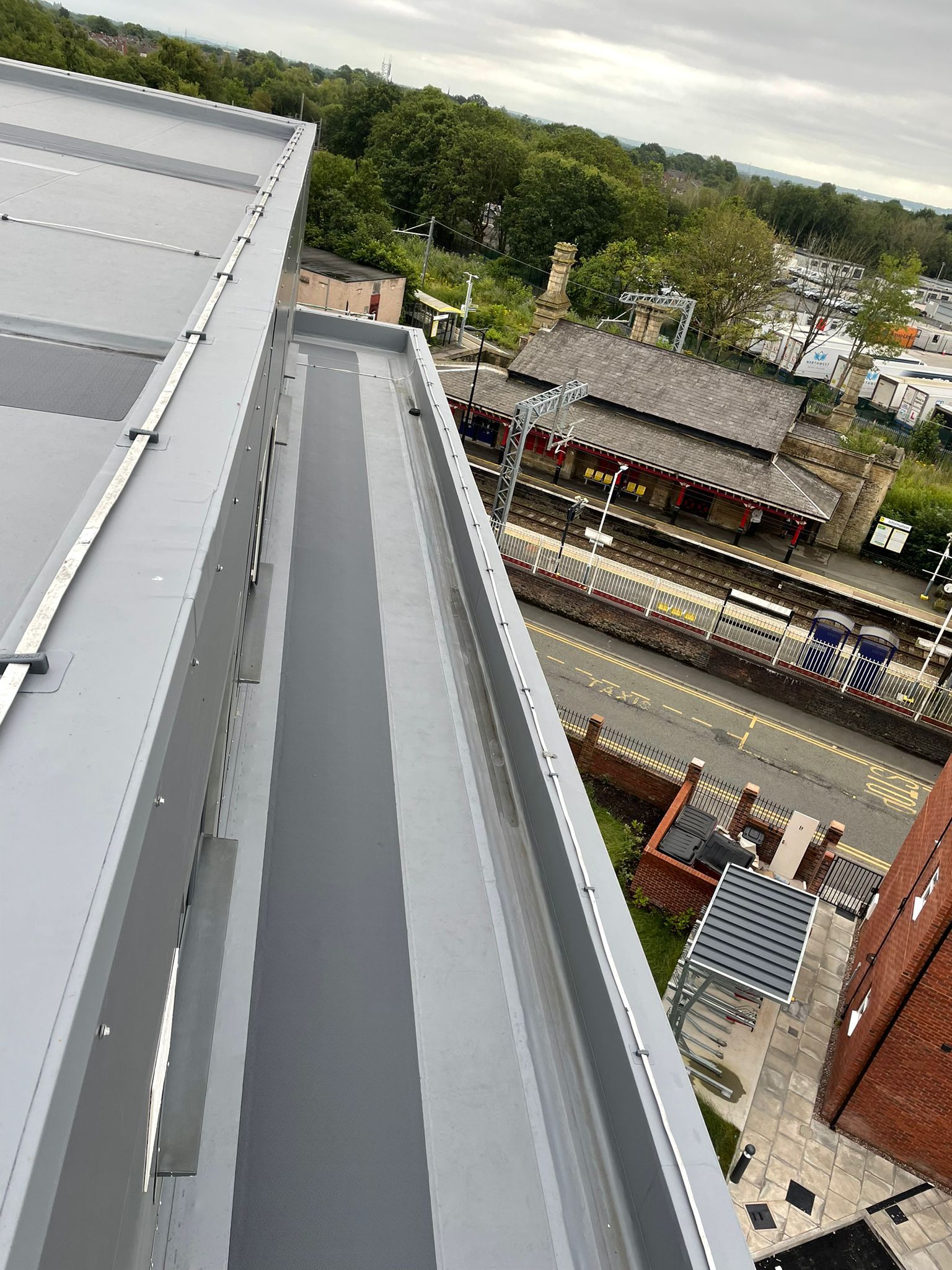 metal roof detailing